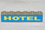 LEGO Ancien BRIQUE  TRANSLUCIDE SERIGRAPHIE  " HOTEL " Jaune Sur Fond Bleu  1 X 6 - Lego System