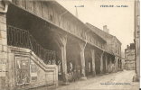 54 - VEZELISE - T.Belle Vue Très Animée Des Halles - Vezelise