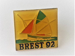 PINS VILLE DE BREST 92 / BATEAU VOILIER /  33NAT - Arthus Bertrand