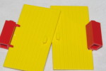 LEGO Ancien DOUBLE PORTE De GARAGE JAUNE  2.8 X 5.3 Cms Sur Piliers 1 X 1 X 2 ROUGE - Lego System