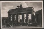 Germany - Berlin - Brandenburger Tor - Vintage Auto - Old Time Car - Brandenburger Deur