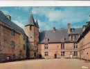 61 - CARROUGES - Le Château - La Cour D' Honneur - Carrouges