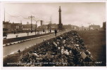 Hull  Queens Gardens And Wildbeforce Monument - Hull