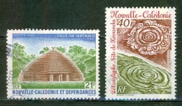 Cases Indigènes - NOUVELLE CALEDONIE - Case De Nathalo, LIFOU - Pétroglyphes, Site De Néounda - N° 554-597 - 1988 - Used Stamps