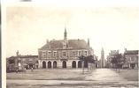 86 - Neuville De Poitou : Vue Générale De La Place Du Maréchal Joffre - Neuville En Poitou