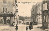 ROCHECHOUART    Salle Des Fêtes   BE   (bien Animée,jolie Boutique D'horloger,vieille Voiture,enfants) - Rochechouart