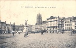 DUNKERQUE La Place Jean Bart Et Le Beffroi  Timbrée Petites Taches - - Dunkerque
