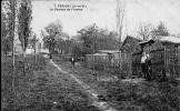 94 PERIGNY LE  FACTEUR  LE CHEMIN DE L YERRES  HABITANTS - Perigny