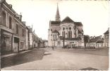 LE LOUROUX BECONNAIS .. PLACE DE LA MAIRIE - Le Louroux Beconnais