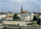 AK Schwerin Blick Auf Den Alten Garten Und Staatstheater - Schwerin