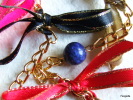 Collier Sautoir à Noeuds Lapis Lazuli 8mm Pierre Semi-précieuse Bleue Sur Chaîne Dorée De Qualité  De Jolis Petits Nœuds - Necklaces/Chains