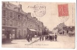 PUTANGES (Orne)  La Place Du Marché   ( Carte Animée...) - Putanges