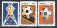 Brasil 1978 YT 1302-04 ** Campeonato Mundial De Fútbol. Balón Al Pie. Balon En La Red. Levantando El Trofeo. - Ongebruikt