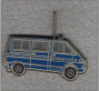 Pin's  Automobile  Renault  Gendarmerie  Verso  Renault  Trafic  1980  Pin's  Ballard  Collection - Renault