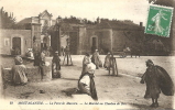 19 - MOSTAGANEM - LA PORTE DE MASCARA - LE MARCHE AU CHARBON DE BOIS - Mostaganem