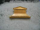 Pin´s De L'Assemblée Nationale. Pin's Doré Arthus Bertrand - Arthus Bertrand