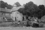 Ancien Chateau Du Rusquec ( XVIe Siècle ) - Saint-Herbot