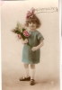Enfants - Petite Fille Avec Robe Verte Et Fleurs - Portraits