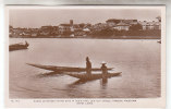 SIERRA LEONE / DIVING BOYS IN THEIR FRAIL DUG OUT CANOES - HARBOUR FREETOWN - Sierra Leone