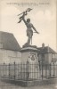 SAINT PIERRE LE MOUTIER  (58)  La Statue De Jeanne D'Arc   Cccc - Saint Pierre Le Moutier