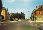 Crevecoeur Le Grand - Avenue Du Château - Renault 4L - Crevecoeur Le Grand