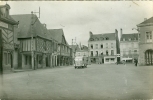 LA GUERCHE-de-BRETAGNE - Les Vieux Porches Et Place De La Mairie - La Guerche-de-Bretagne