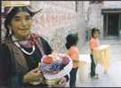 Kashmir - Woman And Girls, Leh Of Ladakh, Tibetan Site - Autres & Non Classés