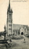 CPA 29 SAINT JEAN DU DOIGT L EGLISE ET LA FONTAINE - Saint-Jean-du-Doigt