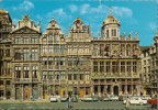 ###CP, Belgique, Bruxelles, Un Coin De La Grand'Place, 1971, Voyagée - Marktpleinen, Pleinen