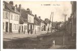 80 - MOREUIL  -  Rue Thiers - Petite Animation  Le Chien Fait Le Curieux - Moreuil