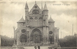 GONESSE - L'Eglise - Enfants Posant Devant Le Parvis - 1917 - Gonesse