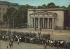Deutschland-Postcard -Berlin-Changing The Guard At The Memorial To The Victims Of Fascism And Militarism - Dierentuin