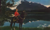 Canada -Postcard-Royal Canadian Mounted Police And Mt.Rundle-unused - Police - Gendarmerie