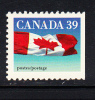 Canada MNH Scott #1189b 39c Canada Flag On Blue Background Perf 12.5 X 13 Straight Edge At Right - Nuevos