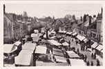 CPA 45 @ COURTENAY @ Place Du Marché En 1911 @ Grosse Animation Un Jour De Marché - Courtenay