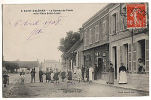 CPA 89 SAINT VALERIEN - Le Bureau De Poste Et La Place Saint Louis - Saint Valerien