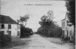 63 LA BOULE  LE CAFE TABAC  AU CROISEMENTS DE ROUTE   VOITURE  ANCIENNE  ET VOITURE ATTELEE - Cafés