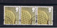 RB 876 - GB Northern Ireland 81p Regional Stamps - Strip Of 3 Fine Used Stamps -  SG NI 107 - Irlande Du Nord
