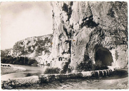 Vallon Pont D'Arc    Un Tunel - Vallon Pont D'Arc