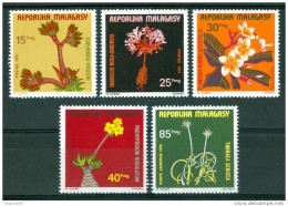 1975 Madagascar Fiori Flowers Blumen Fleurs Set MNH** Fio21 - Cactus