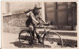 Carte Photo D'un SCOUT En  Bicyclette - SPORT - PHOTO - SCOUTISME - - Pfadfinder-Bewegung