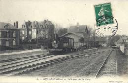 PICARDIE - 60 - OISE - NOAILLES - Intérieur De La Gare Avec Train Et Petite Animation - Noailles