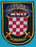 BOSNIA, CROATIAN FORCES SLEEVE PATCH, HVO, 1. BOJNA BOSNA SREBRENA, DOBRINJA - Blazoenen (textiel)