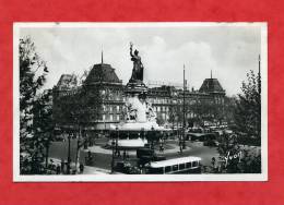* PARIS...EN FLANANT-Place De La République-1950(Autobus,automobiles)-Carte Photo - Paris (11)