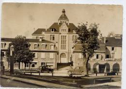 EGLETONS-Mairie Et Place Henri Chapoulie(voitures Traction Citroen Et Juva 4 Renault-caserne Des Pompiers) - Egletons