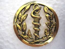 ANCIEN INSIGNE DE BERET SERVICE DE SANTE DES ARMEES BERAUDY VAURE AMBERT ETAT EXCELLENT - Servicios Medicos