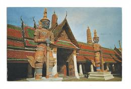 Cp, Thaïlande, Bangkok, THe Great Giant On The Grounds Of The Emerald Buddha Temple, Voyagée - Thaïlande