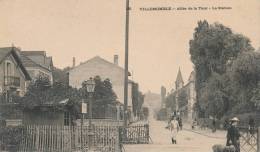 ( CPA 93 )  VILLEMOMBLE  /  Allée De La Tour  -  La Station  - - Villemomble