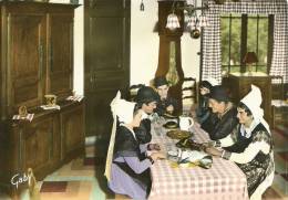 "LES PIBOLOUS DE LA MOTHE ST-HERAY" INTERIEUR POITEVIN AU MOULIN DE COUR DEVANT JOYEUSE COLLATION AUTOUR DE LA "FOUACE.. - La Mothe Saint Heray