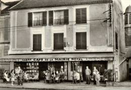 ORMESSON SUR MARNE   Café De La Mairie  Très Animés - Ormesson Sur Marne